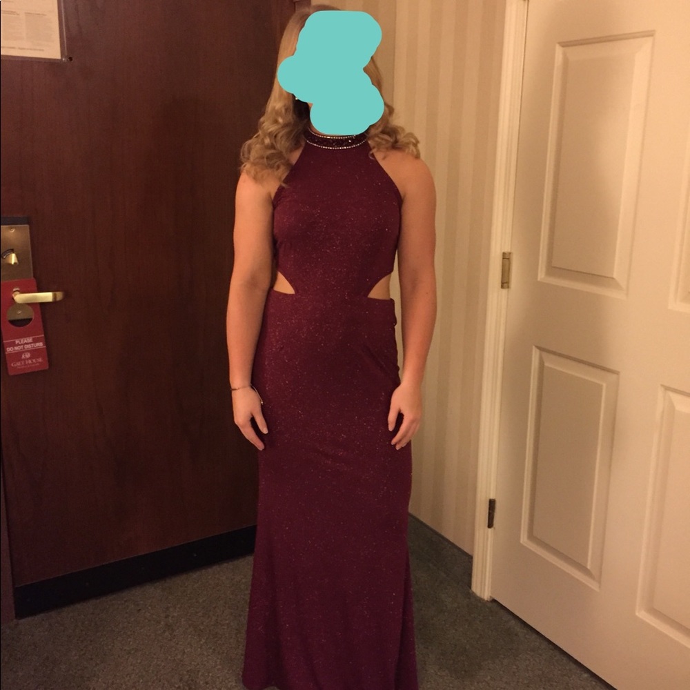 Long Burgundy Prom dress